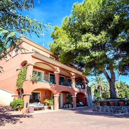 Holiday home Amanecer Con Piscina Privada El Campello